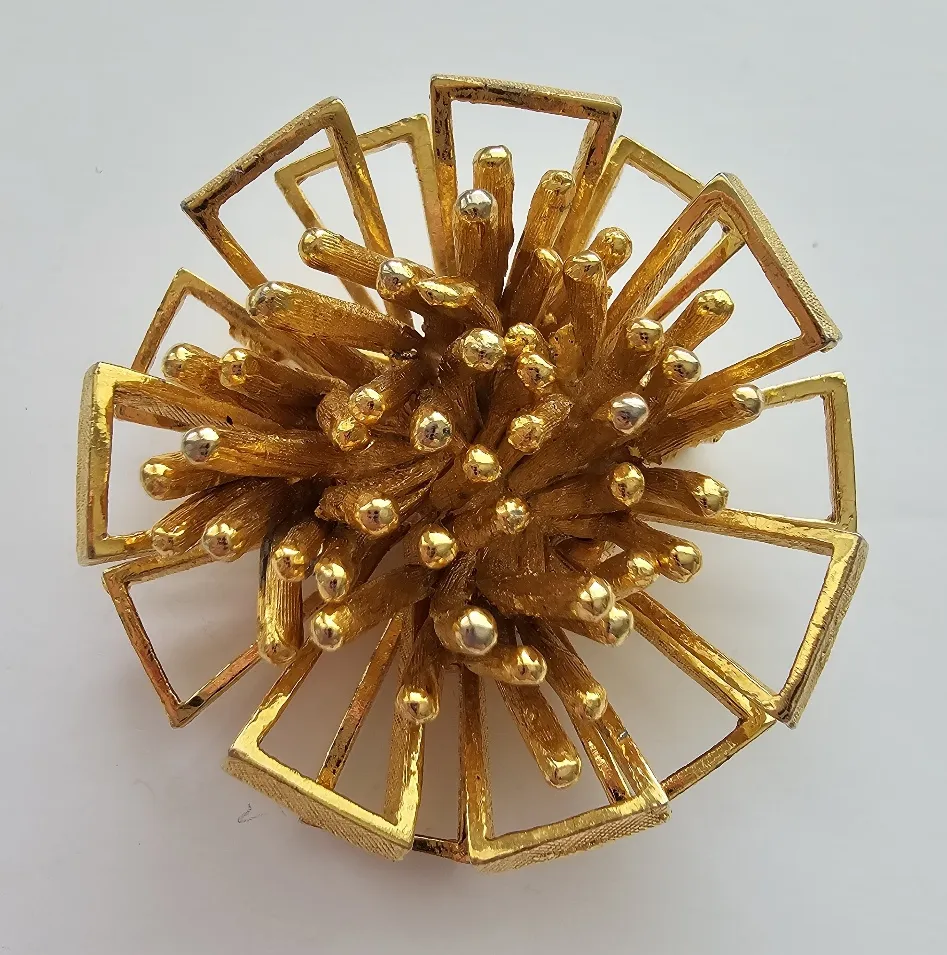 Van S Authentics Gold Tone Textured Metal 3D Space Age Jewelry Pin Brooch - Image 2