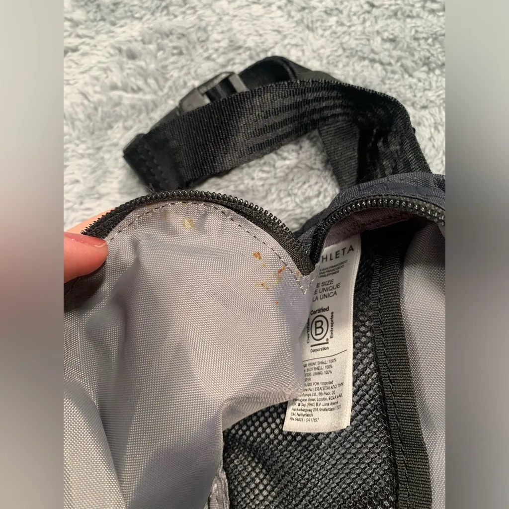 Athleta black belt bag fanny pack - Image 11