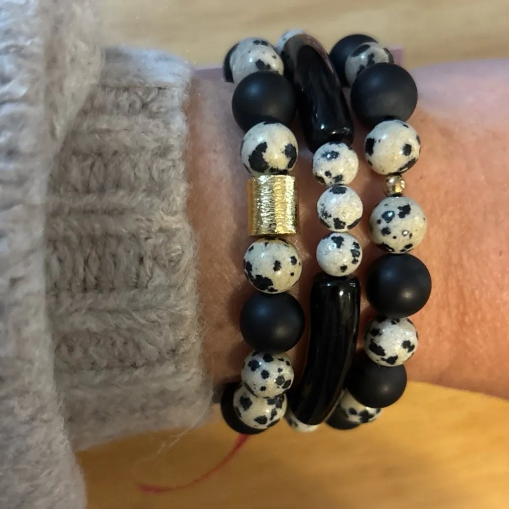 Black and White Beaded Bracelet - Image 3