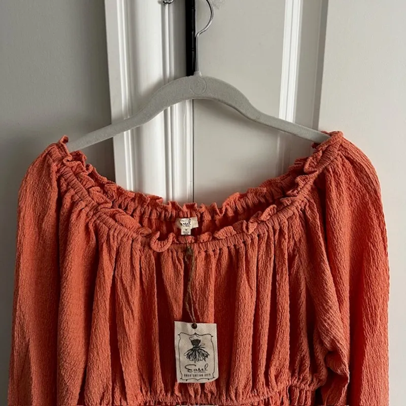 Easel NWT Coral Gauze Textured Boho Top Medium - Image 3