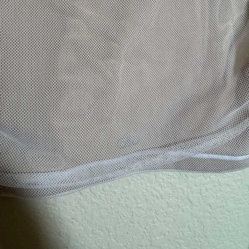 Alo Yoga Vision Long Sleeve Shirt Sz M in White Latte Cropped Ruched Mesh - Image 7