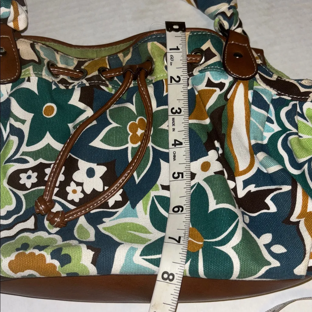 CROFT AND BARROW GREEN FLORAL DESIGN IN CANCAS WITH TAN FAUX LEATHER ACCENTS - Image 11
