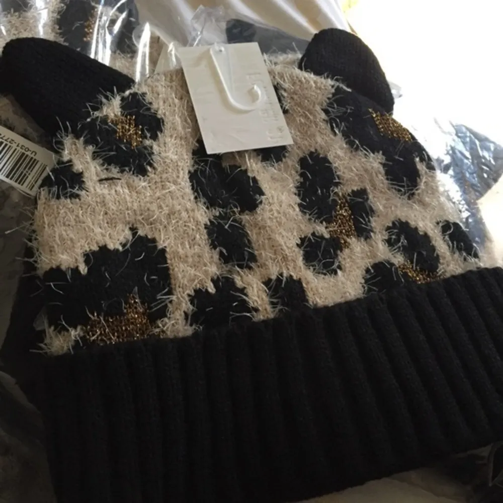 NWT Fuzzy Leopard Print Beanie Hat Cap - Image 4