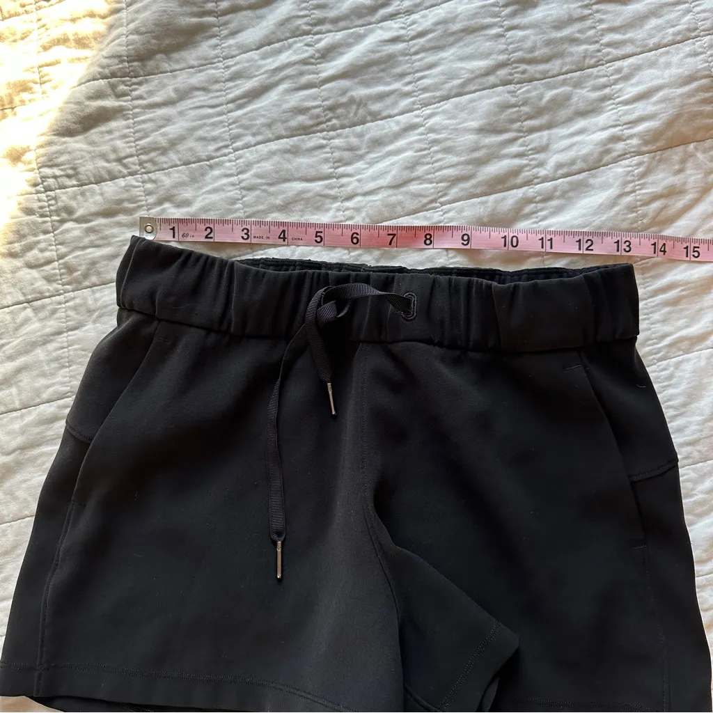 Lululemon On the Fly Shorts 2.5" Black 4 - Image 7