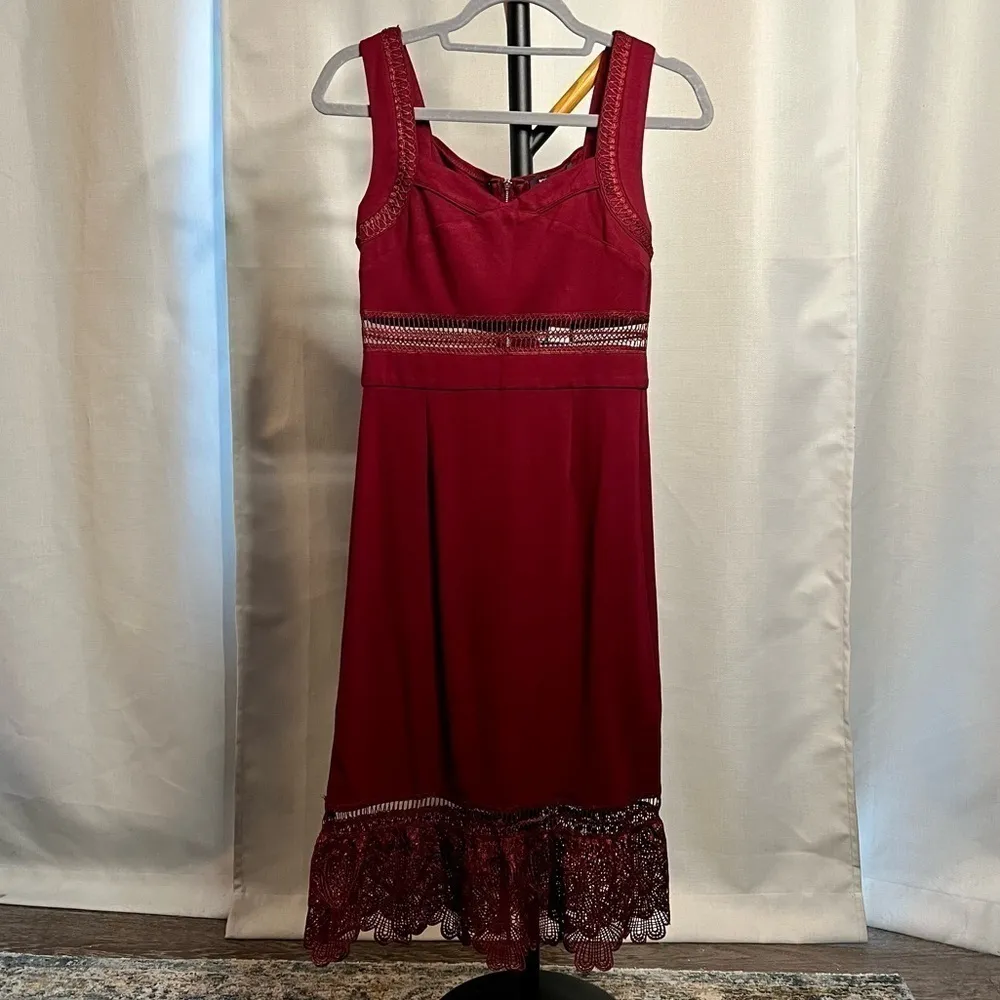 Romeo + Juliet Couture Burgundy Red Lace Midi Dress Small - Image 2