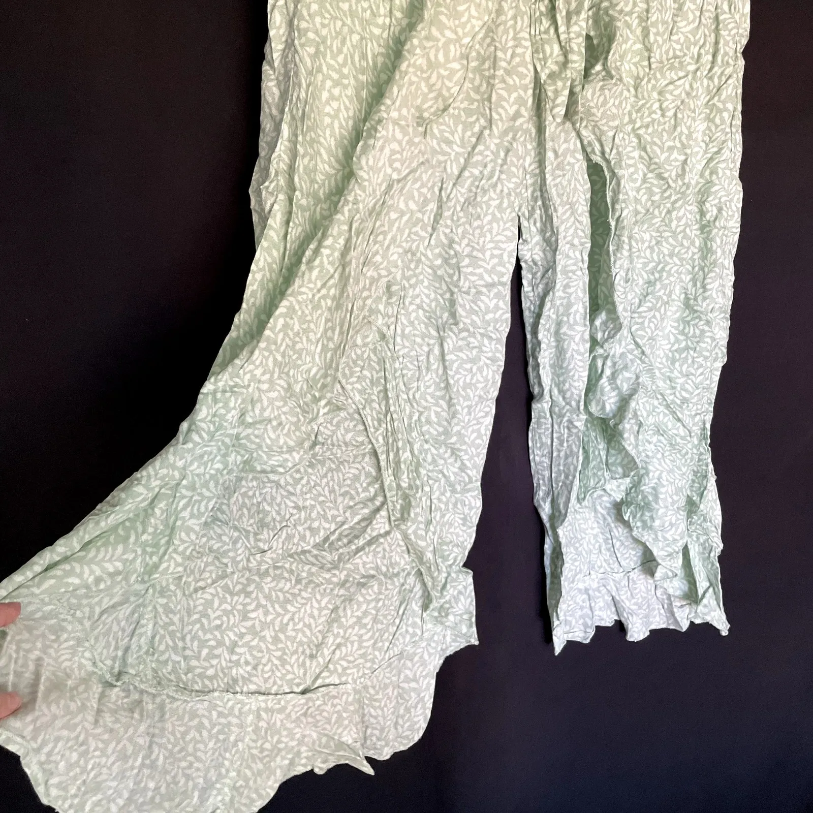 Kiwi & Punch green white leaf design flowy wraparound pants women's size small - Image 3