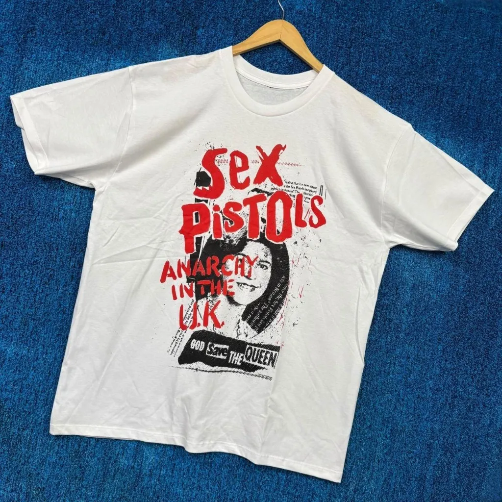 Sex Pistols “ Anarchy In The UK God Save The Queen” Graphic T-Shirt Size XL - Image 3