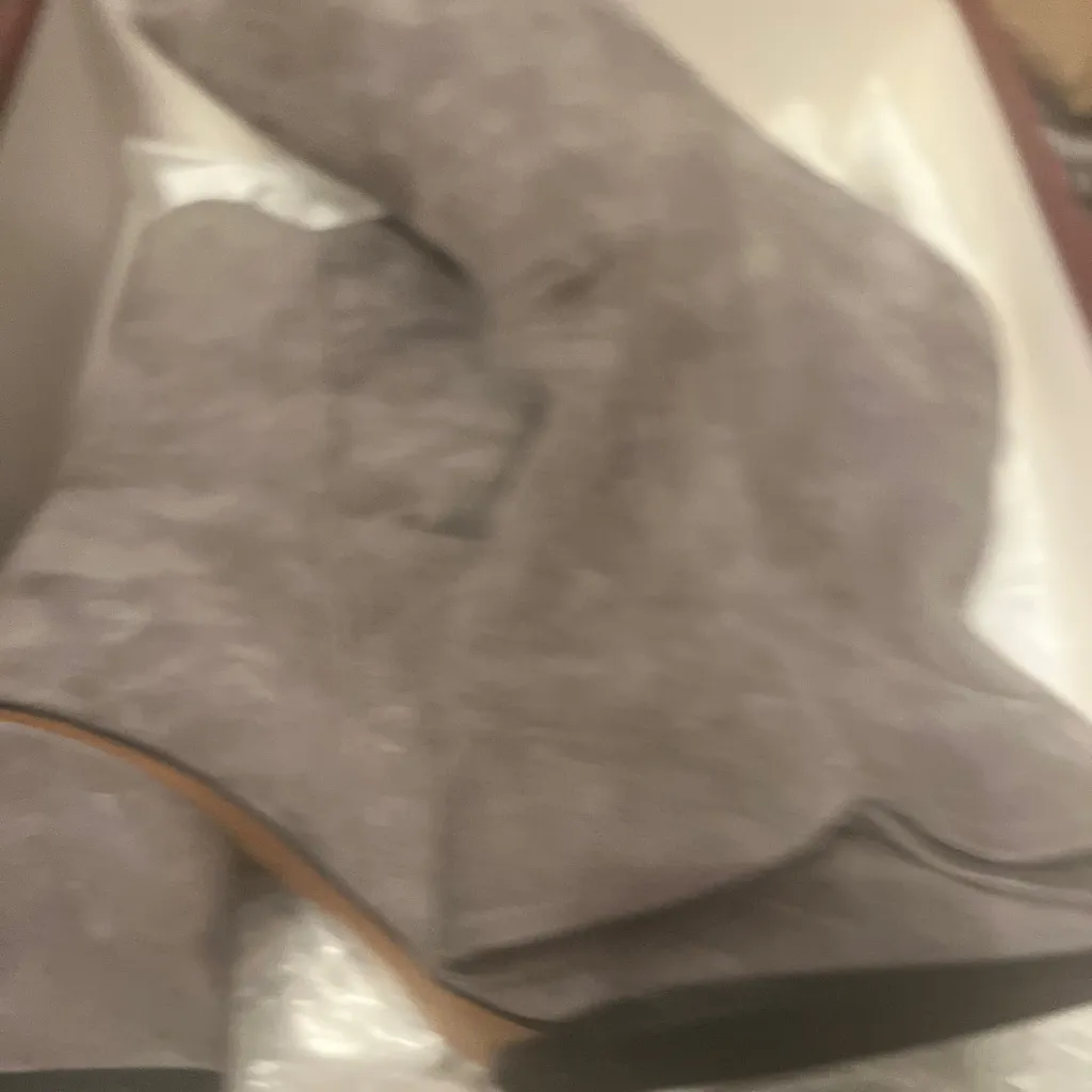 Donald J. Pliner Bold Orange Box Gray Size 9.5 - Image 3