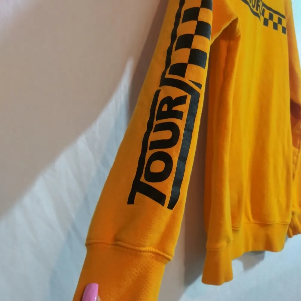 Team Bieber World Tour Yellow Crew Neck SweatShirt Uni Merch Casual Size Small - Image 3