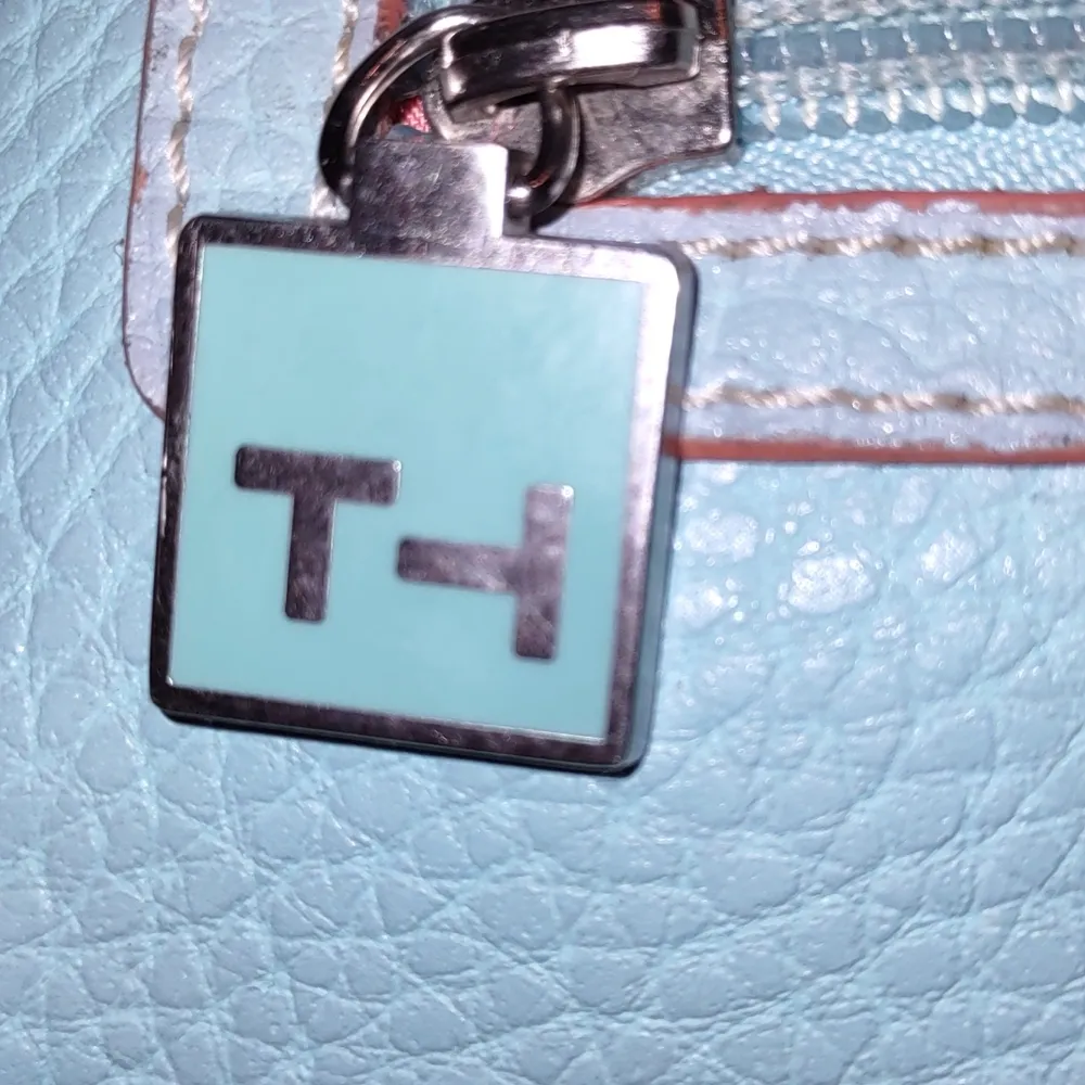 Tommy Hilfiger purse (B) - Image 3