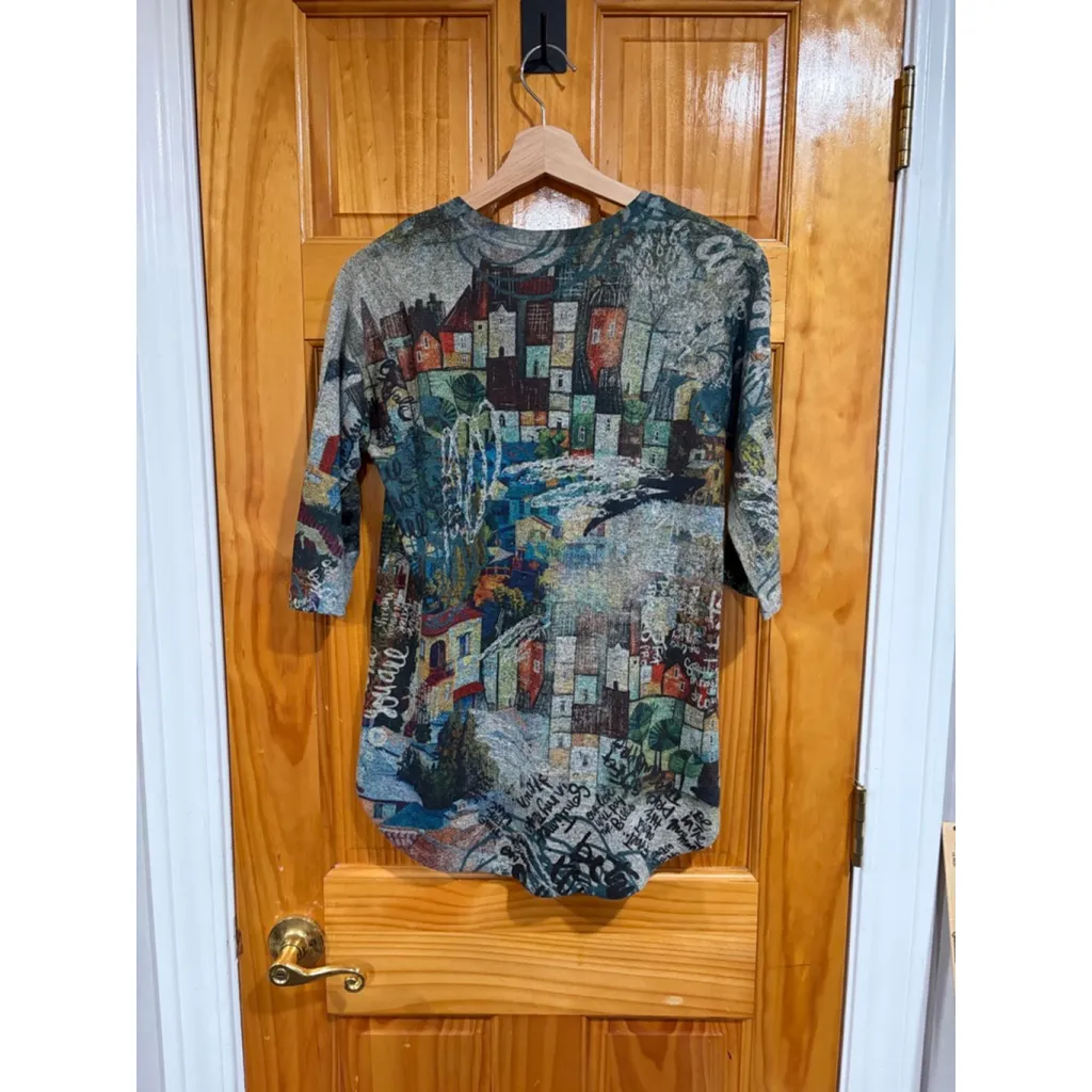 Inoah Artist Print Tunic Top Sz S Made in USA Boho Artsy Graphic Travel Scene Gray - Image 4