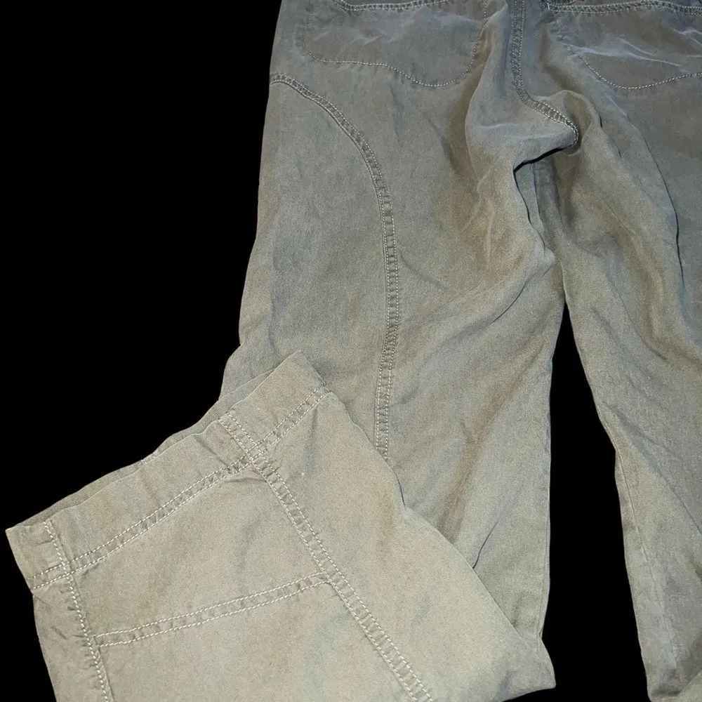 Athleta sage green lyocell pants with vented /zipper knees and pockets 6 petite - Image 7