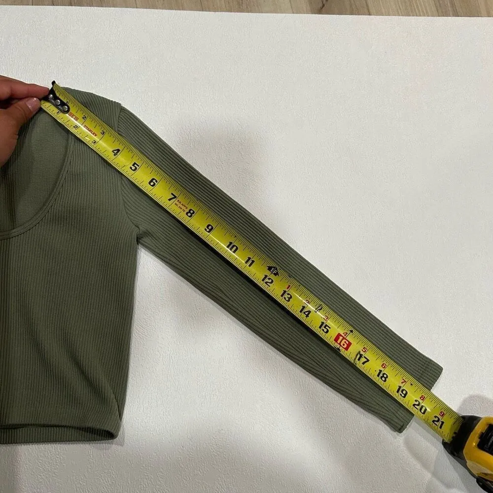 Zara Quarter Sleeve Crop Top - Image 3