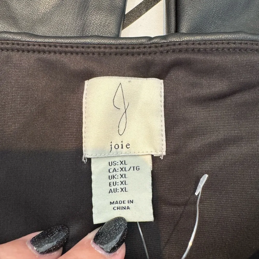 Joie black faux leather pull on ankle pants in size XL - Image 5