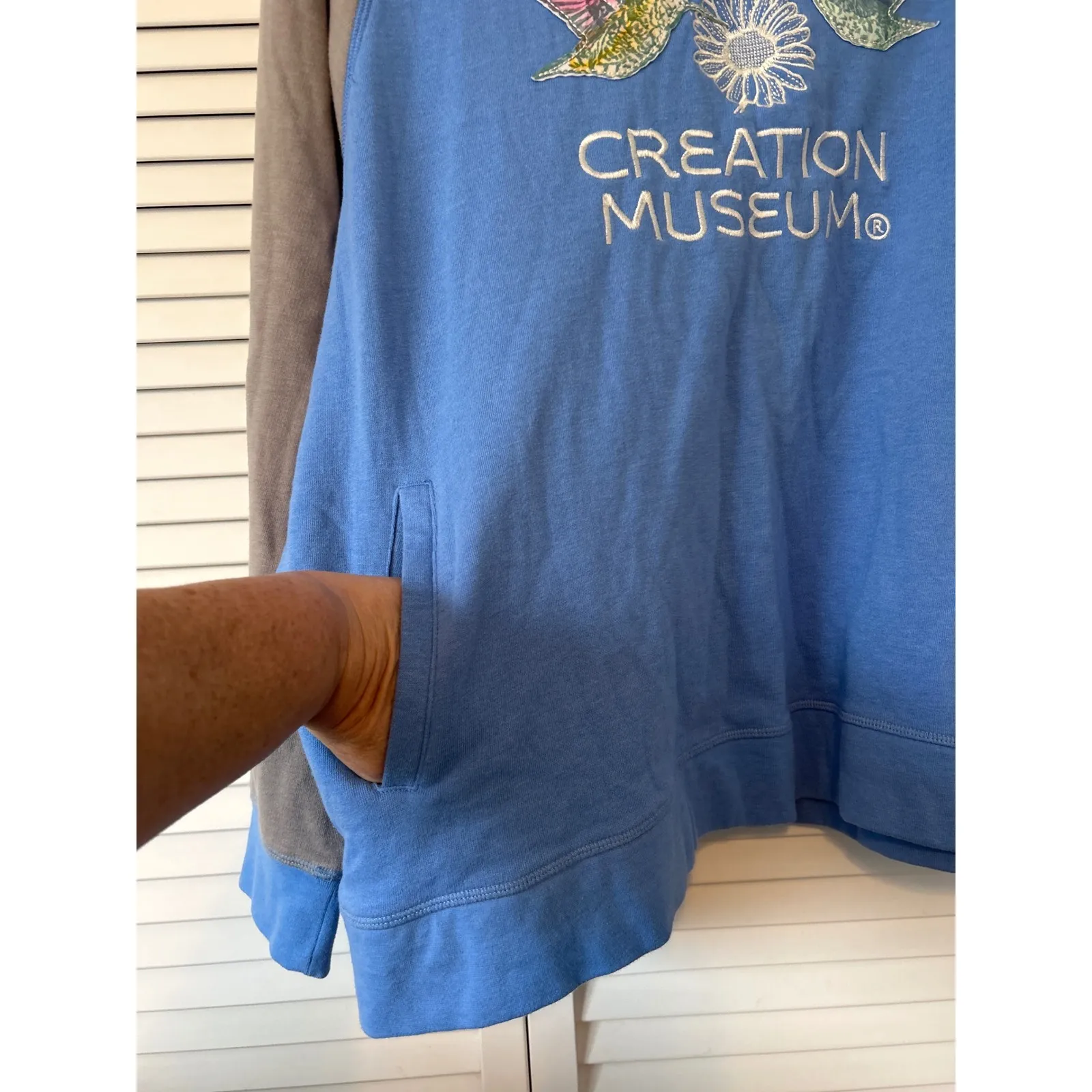 Creation Museum Sweatshirt Blue Grey Hummingbird Flower Embroidered Crewneck 3XL Size undefined - Image 3