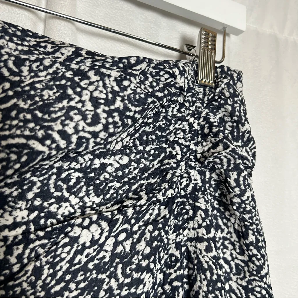 NWT Madewell Blue & White Ruched Asymmetric Midi Skirt Size 6 - Image 6