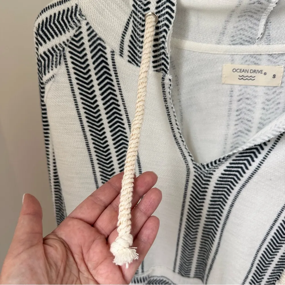 Baja Style Blanket Hoodie Top Size Small - Image 8