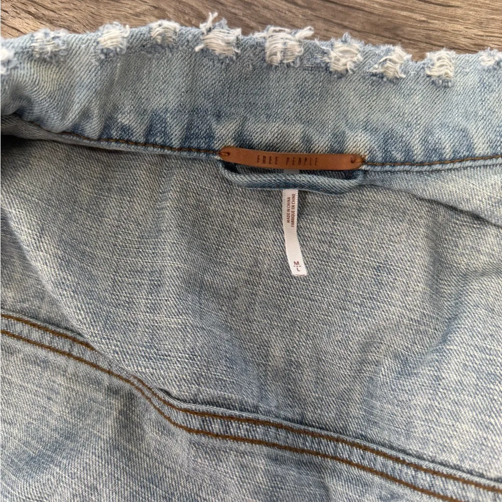 FREE PEOPLE‎ Oversized Denim Jean Jacket size M/ L - Image 3