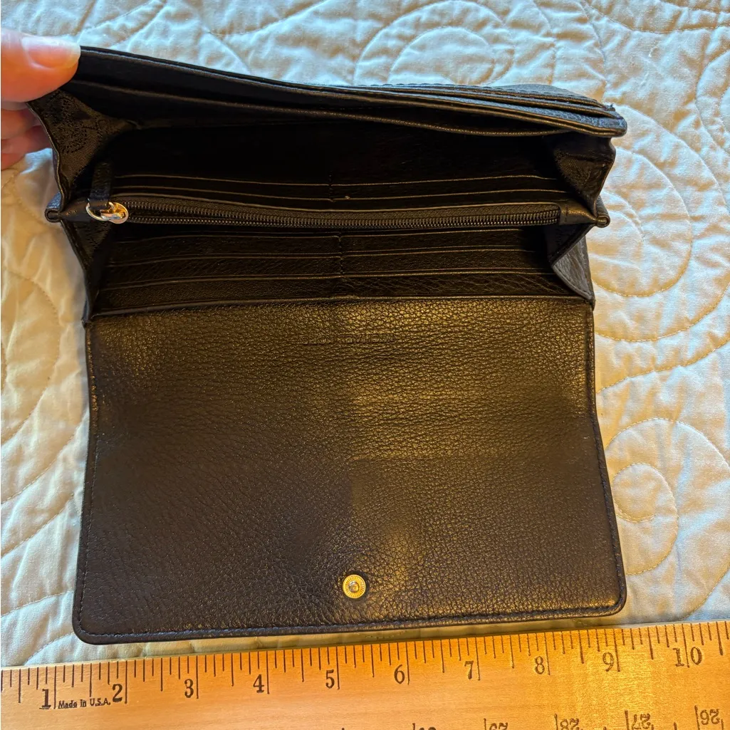 Michael Kors Black and Gold Leather Emblem Long wallet - Image 3