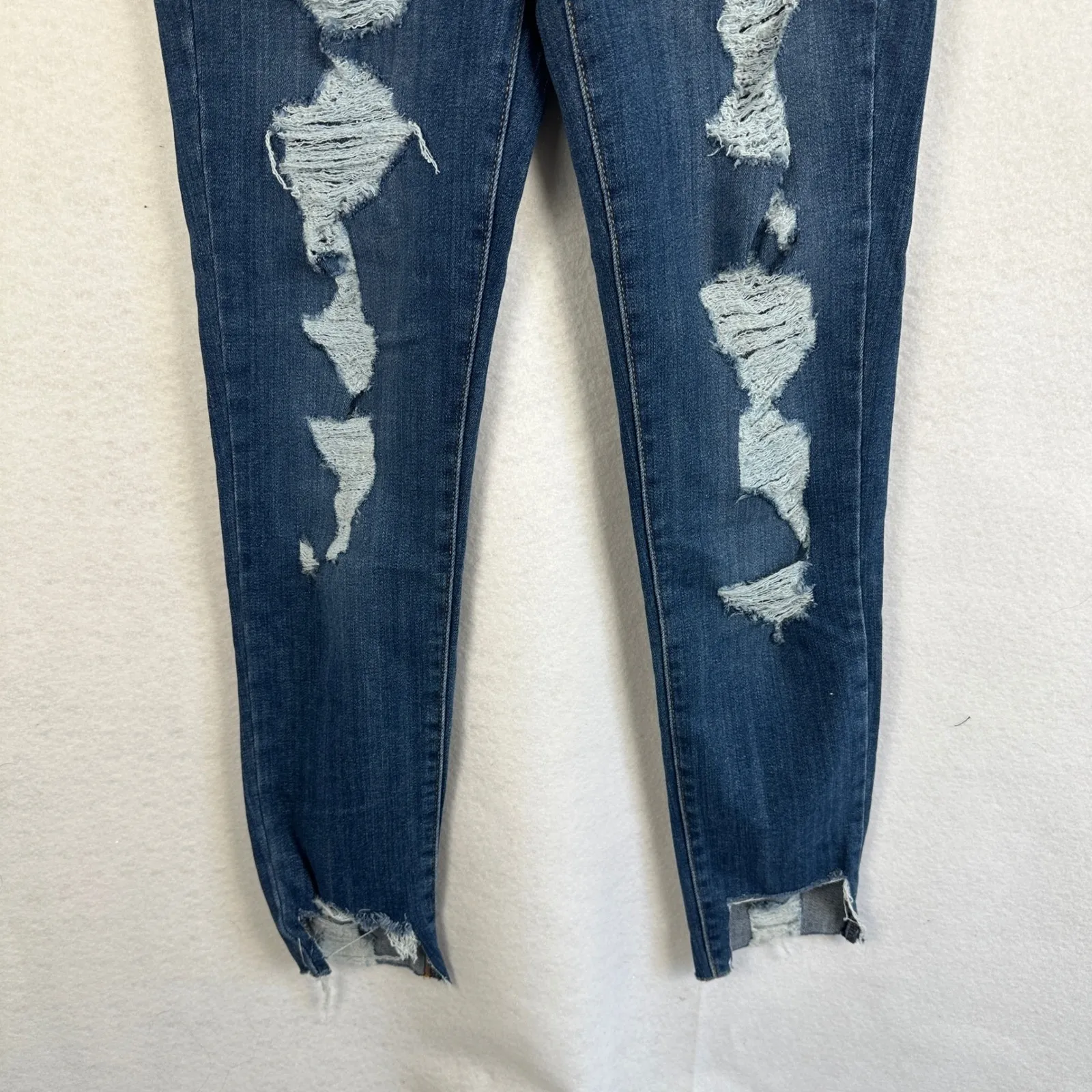 Levi's 721 High Rise‎ Skinny Jeans Women's Size 28 Distressed Ripped Fray Hem - Image 4