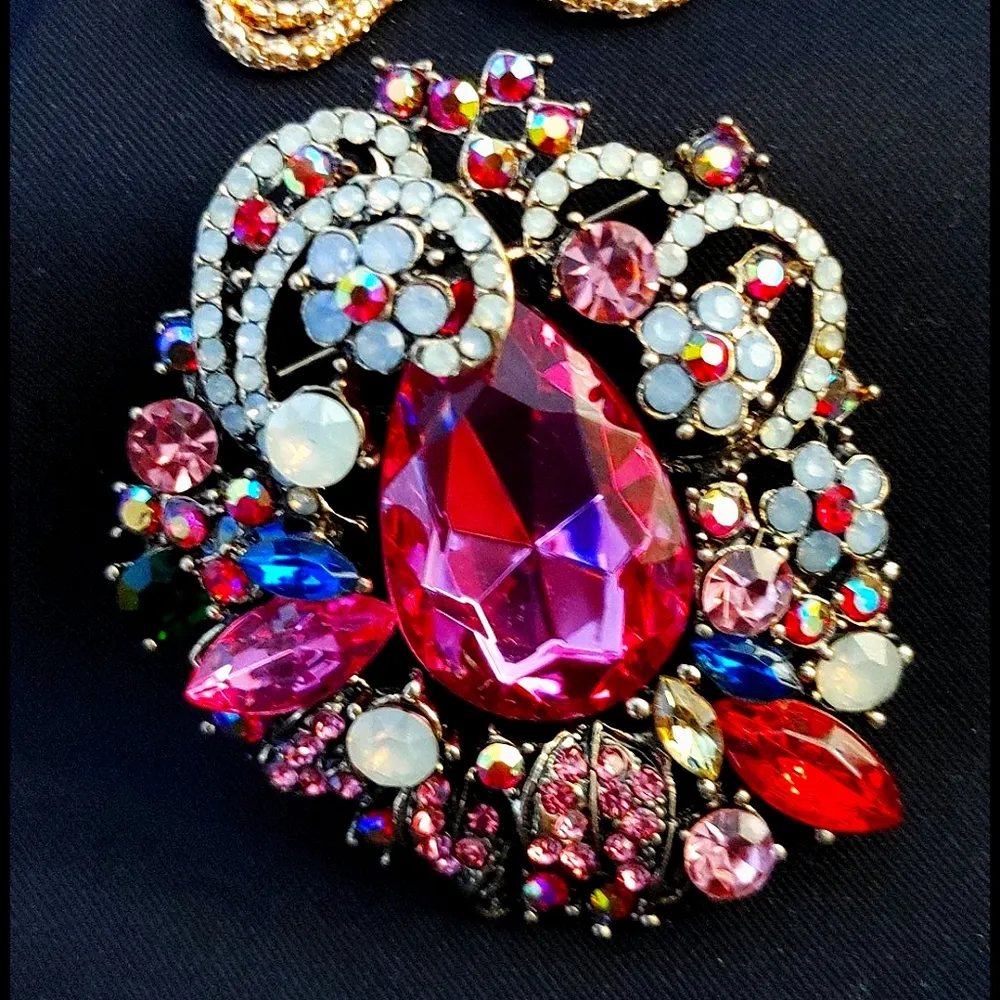 Vintage Statement Brooch Pin / Pendant Pink - Image 2