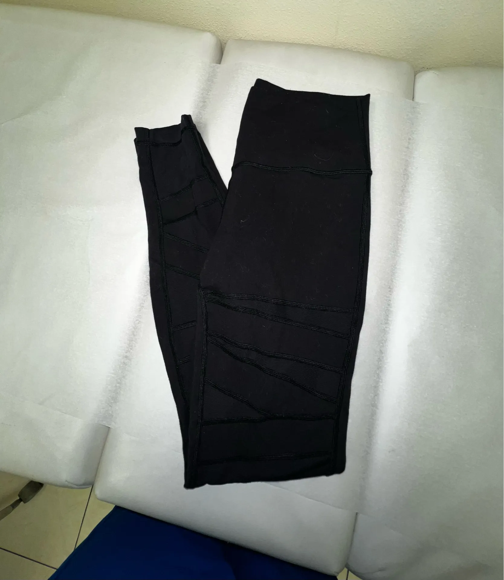 Lululemon Wunder Under Pant (Hi-Rise) *Tech Mesh 28" Black size 8 - Image 3