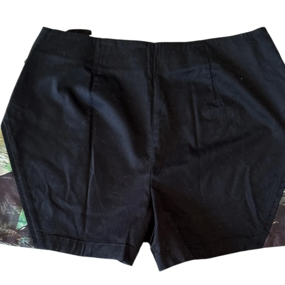 Ted Baker London Tropical Print Swim Shorts Green Size 1 - Image 2