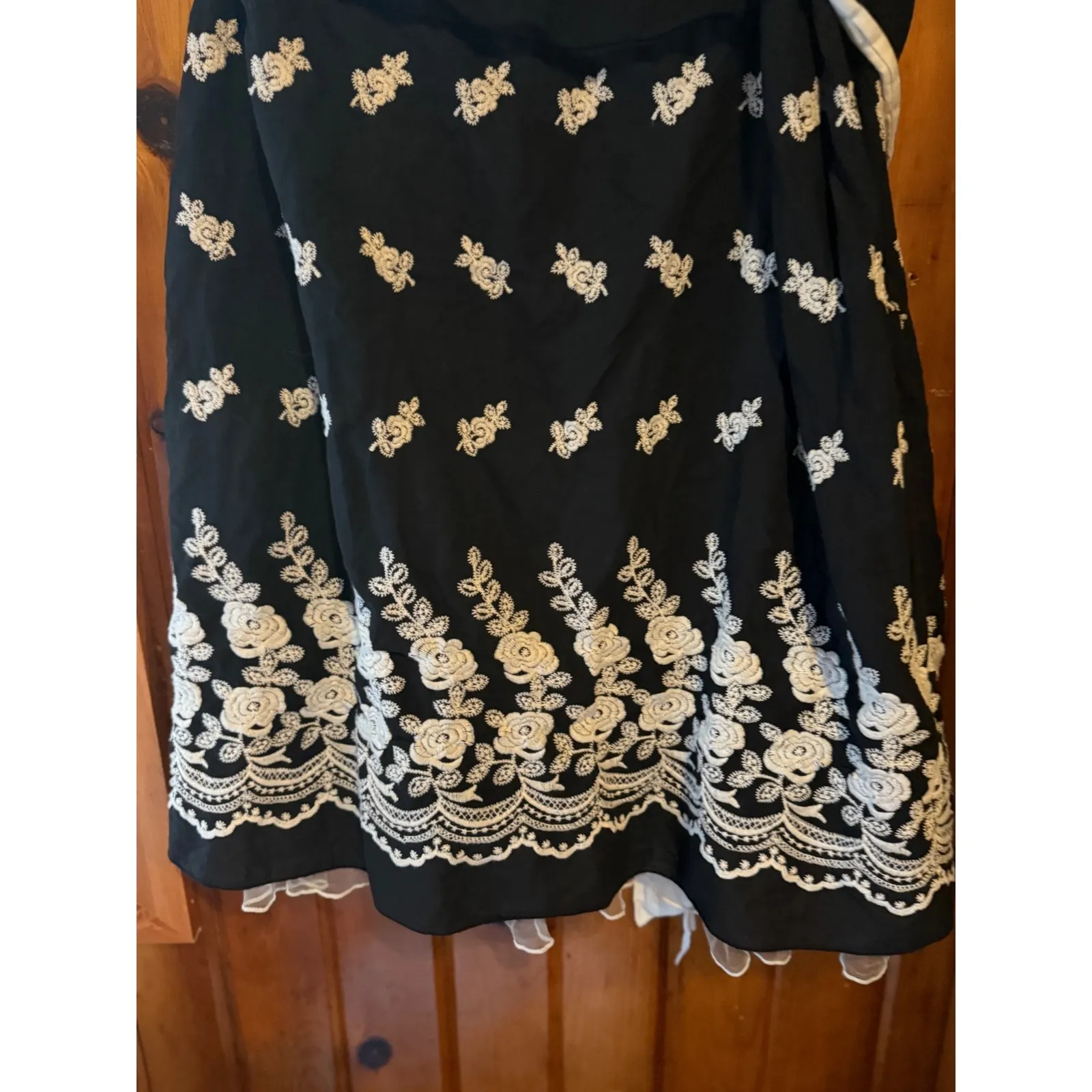 Torrid Black White Floral Embroidered Strapless Party Dress Size 22‎ - Image 3