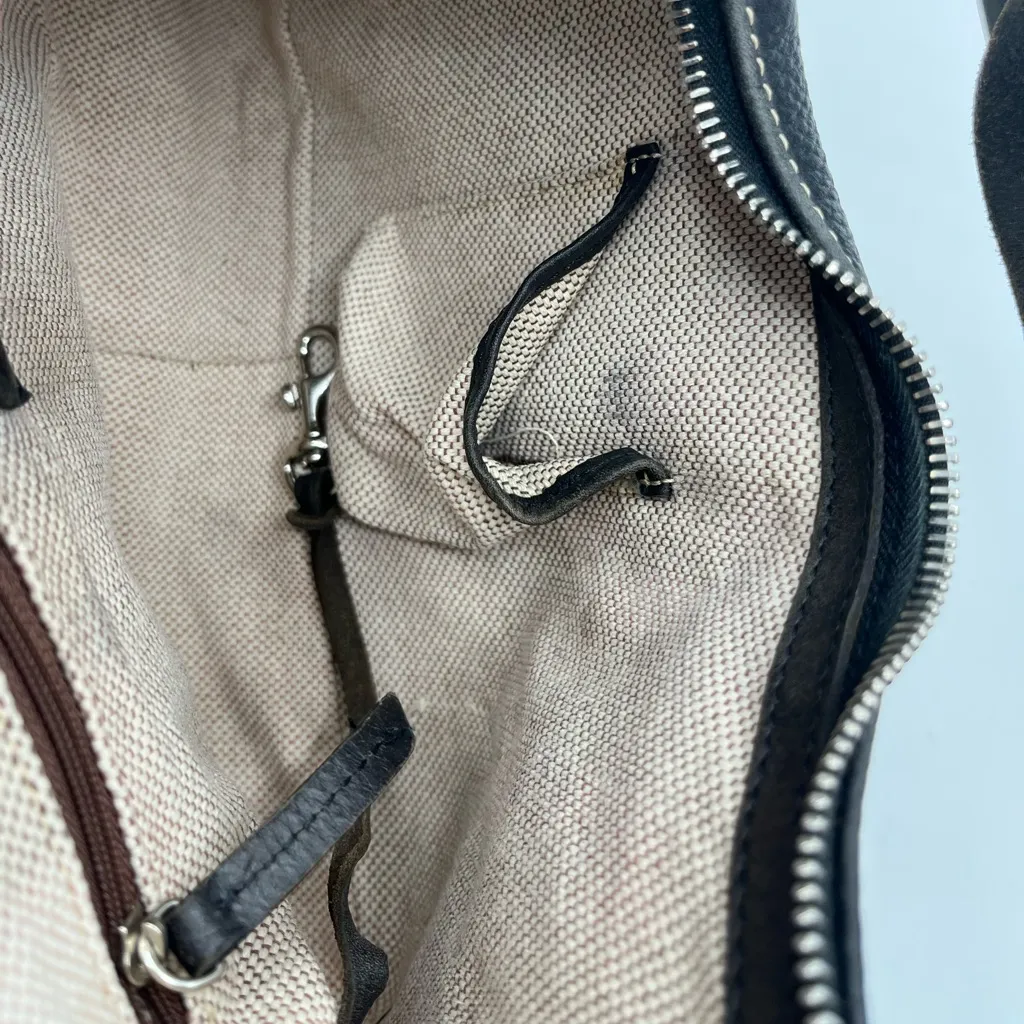 Dooney and bourke leather shoulder bag - Image 11