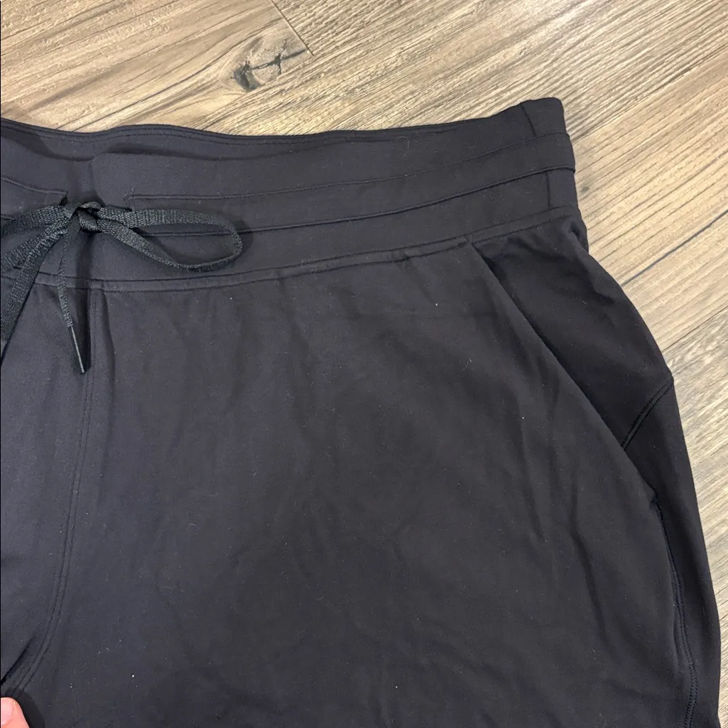 Lululemon Ready to Rulu Cropped Jogger Size 18 black - Image 3