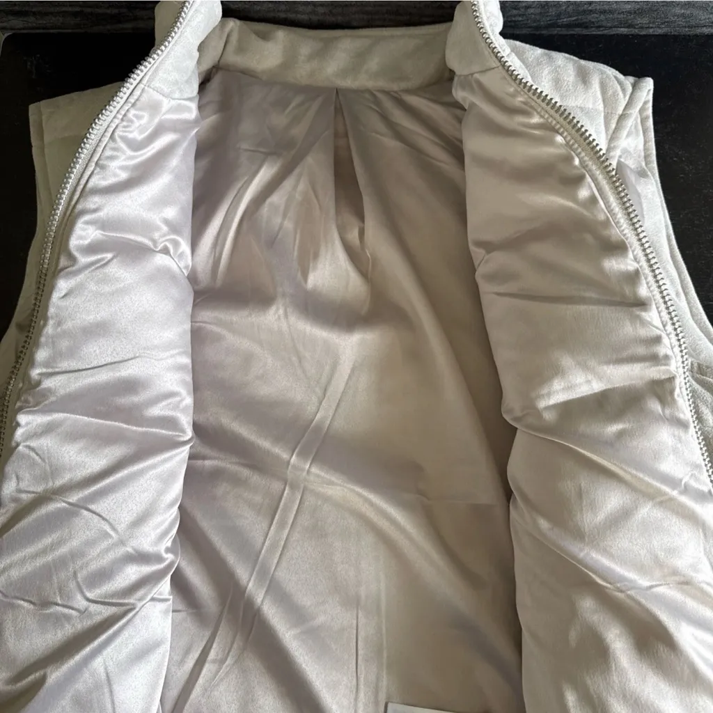 Guess Women’s Jemi Puffer Vest Zip w/Pockets Cream Color Size L NWT $158 - Image 7