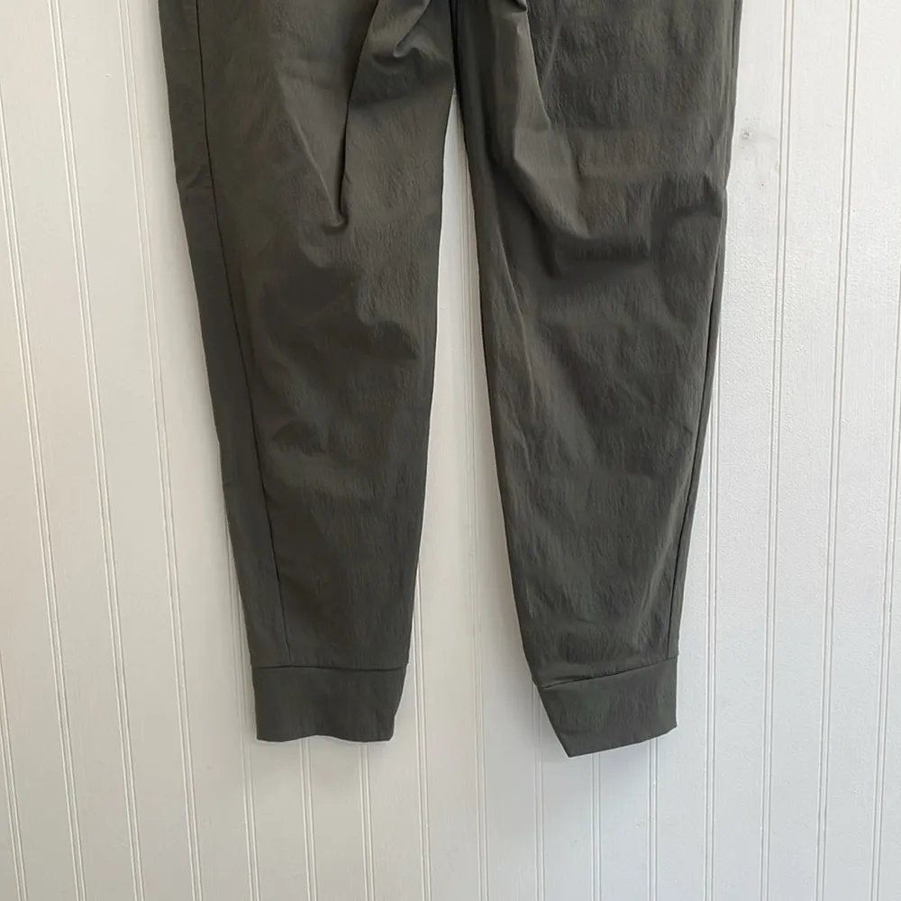 ATHLETA Trekkie North Jogger Hiking Pants in Mountain Olive Green Size 4 - Image 8