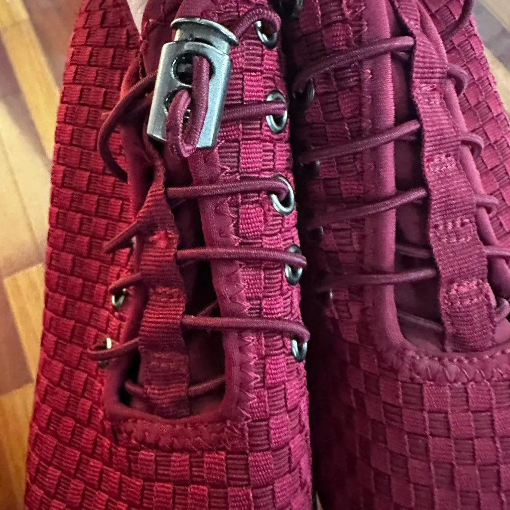 Steve Madden Comfort Wedge Shoes Red Woven Women’s Size 8 Toggle Lace Stretch - Image 4