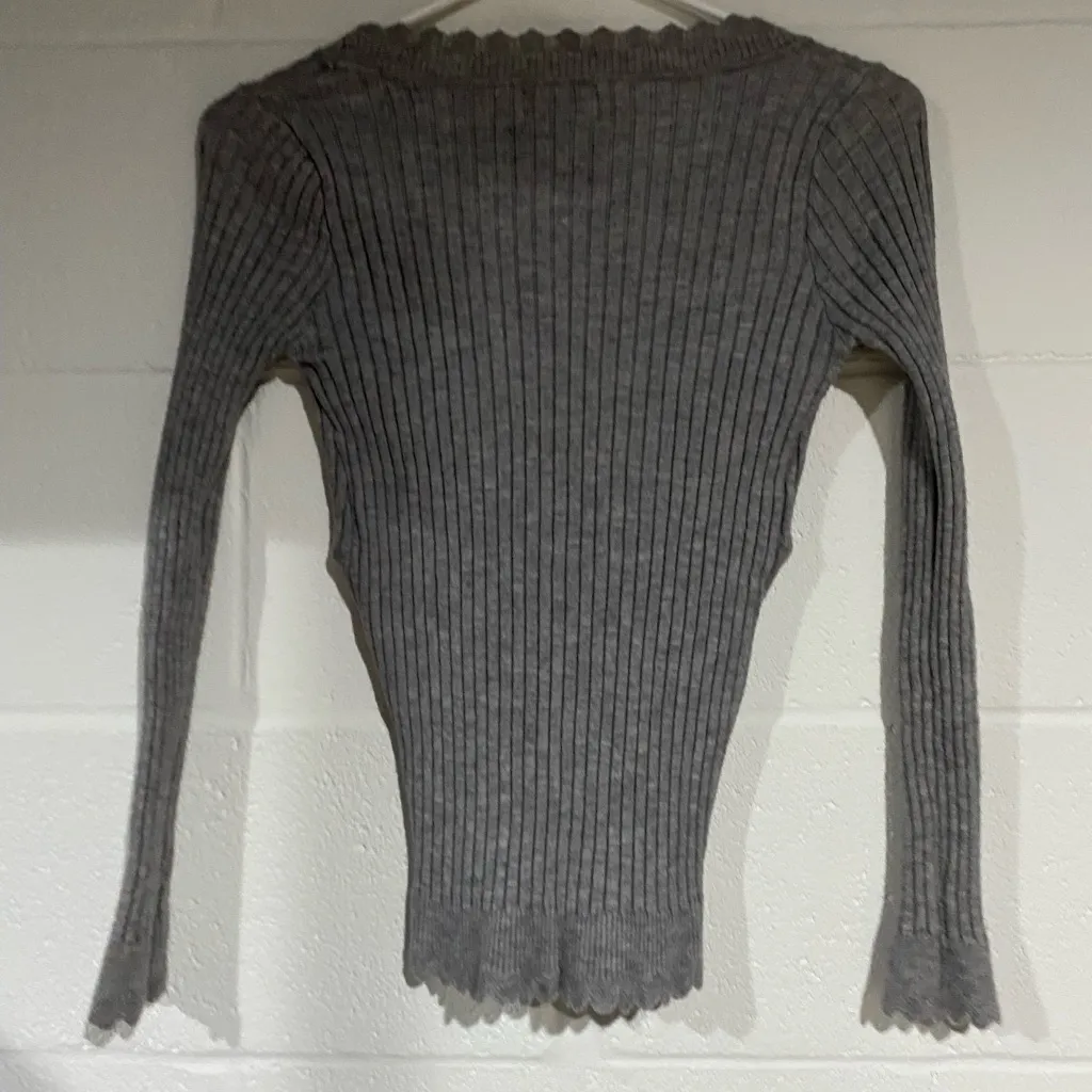 Womens medium grey sweater Longsleeve - Image 2