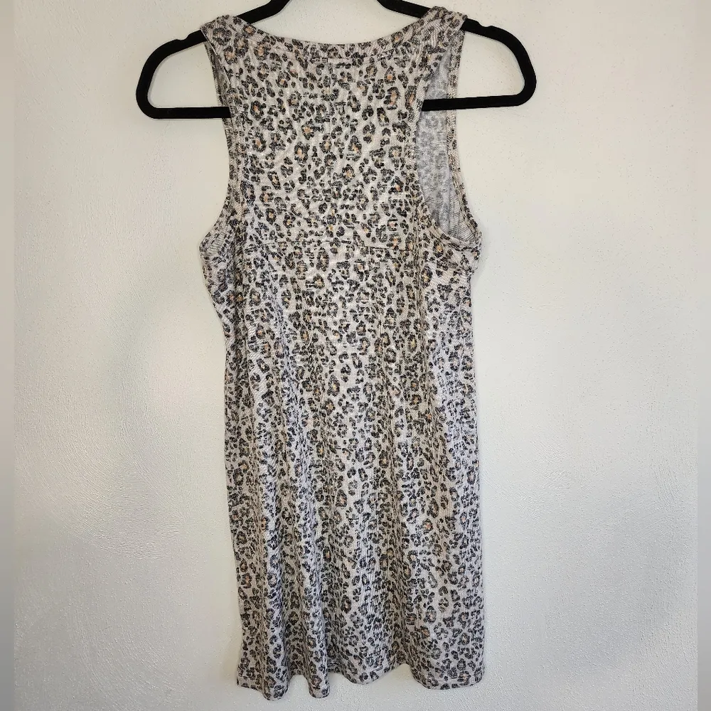 Z supply leopard print v neck cozy dress - Image 4