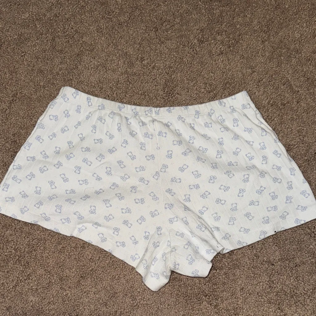 Brandy Melville White and Blue Bear Pajama Shorts - Image 3