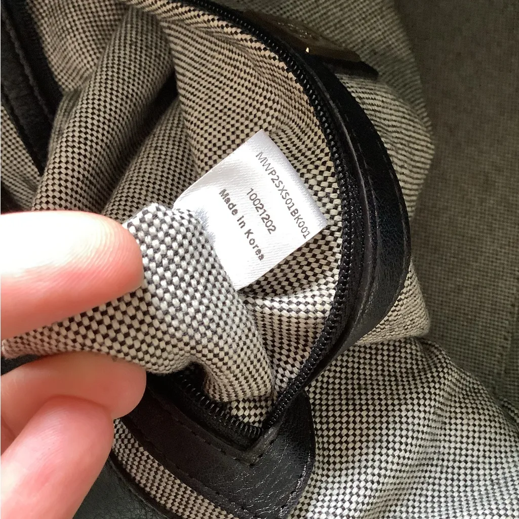 Authentic MCM GENUINE LEATHER TOTE🌹🌹🌹 - Image 10