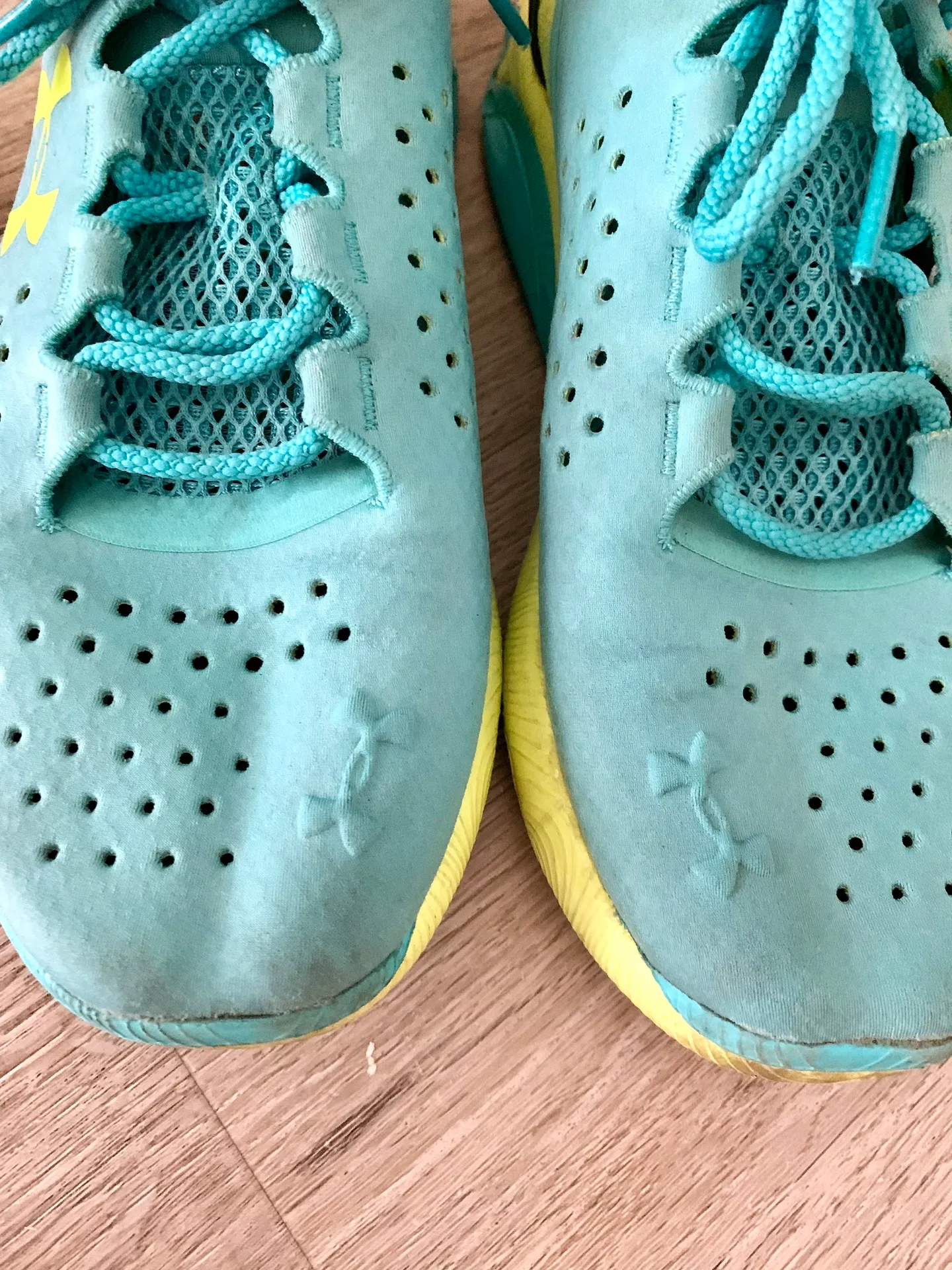 Under Amour Color Lightweight Running Shoes 6.5 - Image 9