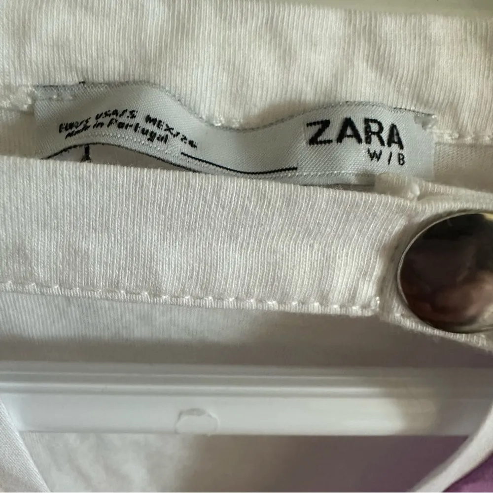 Zara Keyhole Snap Neckline Short Sleeve Tee Shirt Dress Face Print Womens Small - Image 4