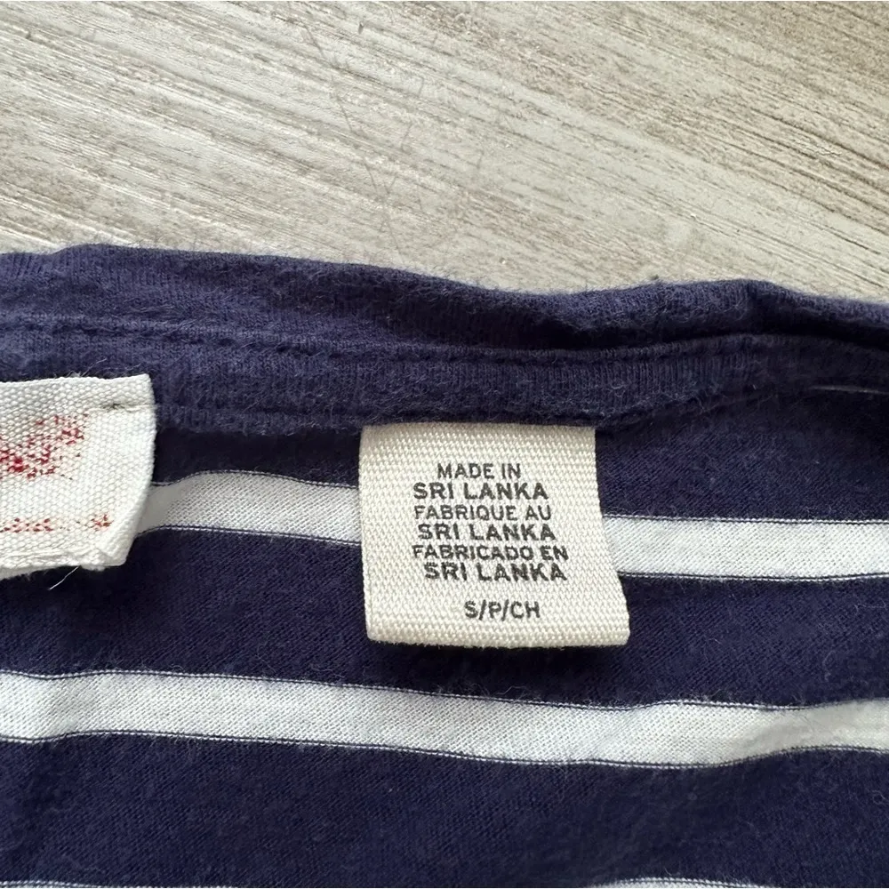 Levi’s women’s nautical stripped T-shirt size small - Image 5
