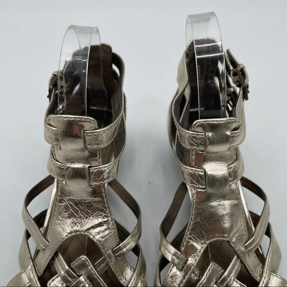 TAHARI Sandals Gold Leather Shoes Strappy Flat Ankle Straps Summer Size 9.5 - Image 6