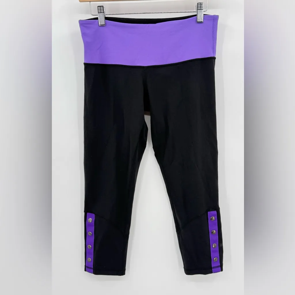 Lululemon Capri Leggings Vintage Ribbon Metal Buttons Yoga Running Black Size 8 - Image 3