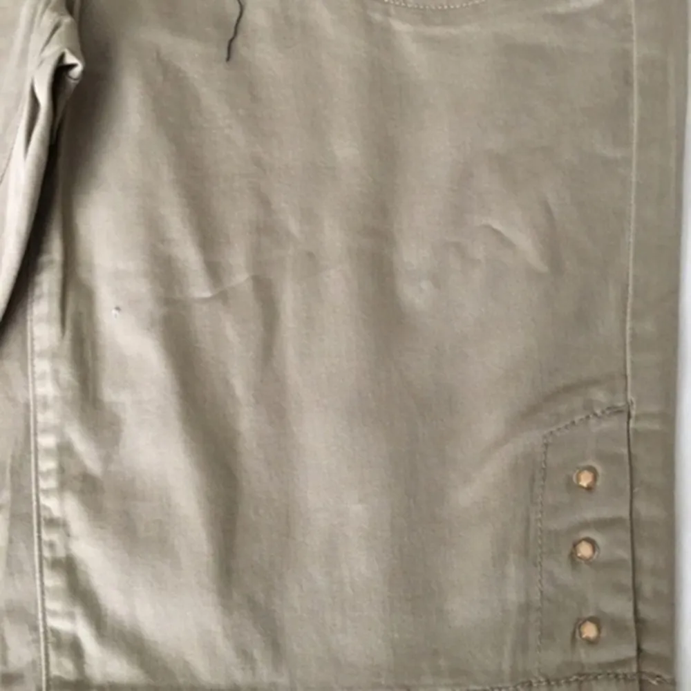 ONE 5 One  ladies shorts  size 8 - Image 7