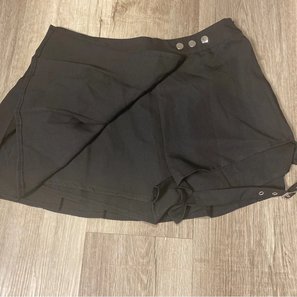 Shein Black Pleated buckle accent mini Women's Skort skirt size petite L - Image 7