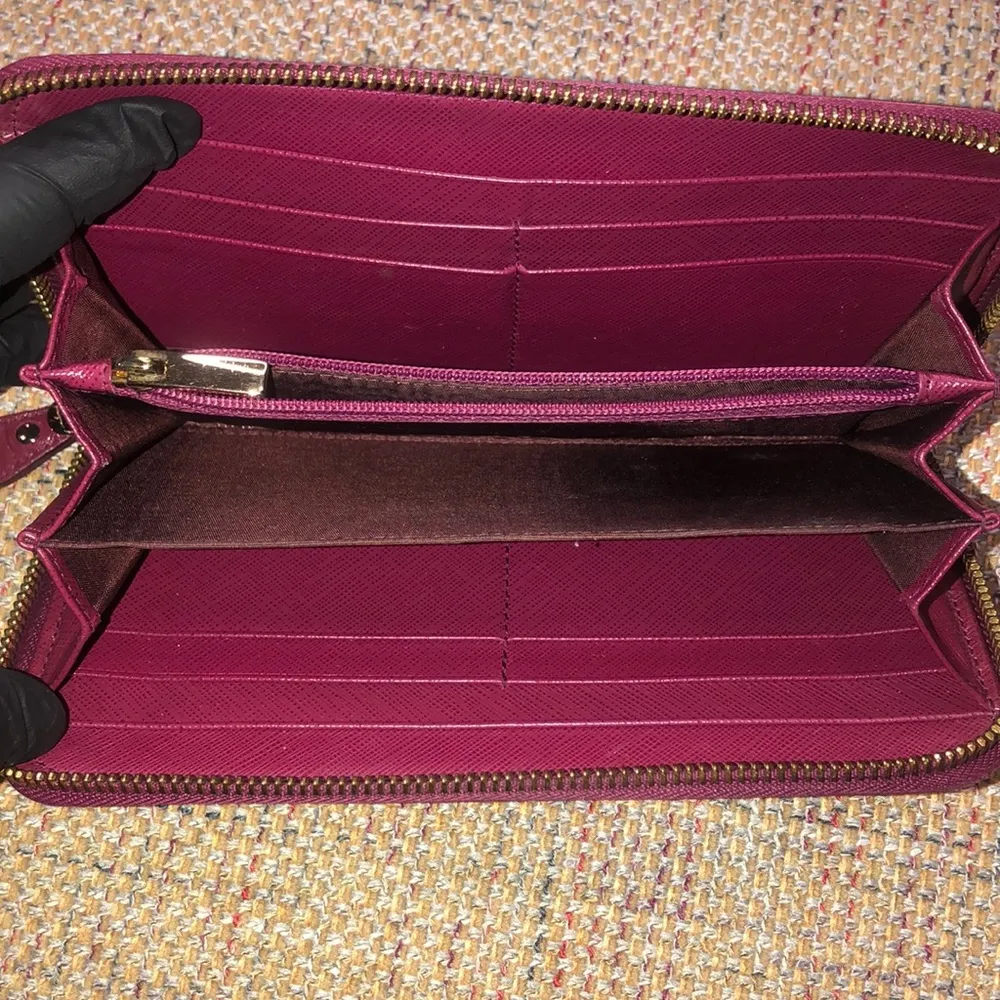 SALVATORE FERRAGAMO Gancini Hot Pink Full Zip Bifold Leather Wallet COMES in BOX - Image 10