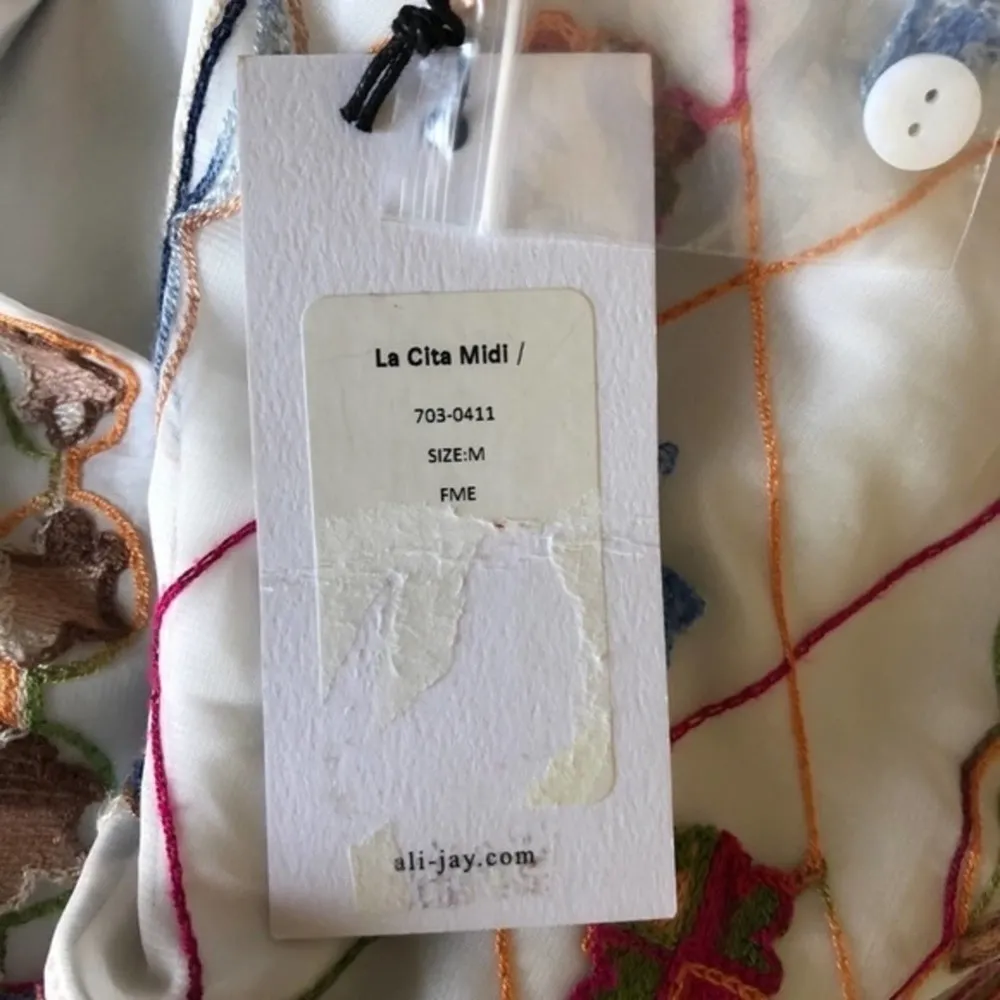 Ali & Jay La Cita Embroidered Chiffon Midi Dress M NWT - Image 8