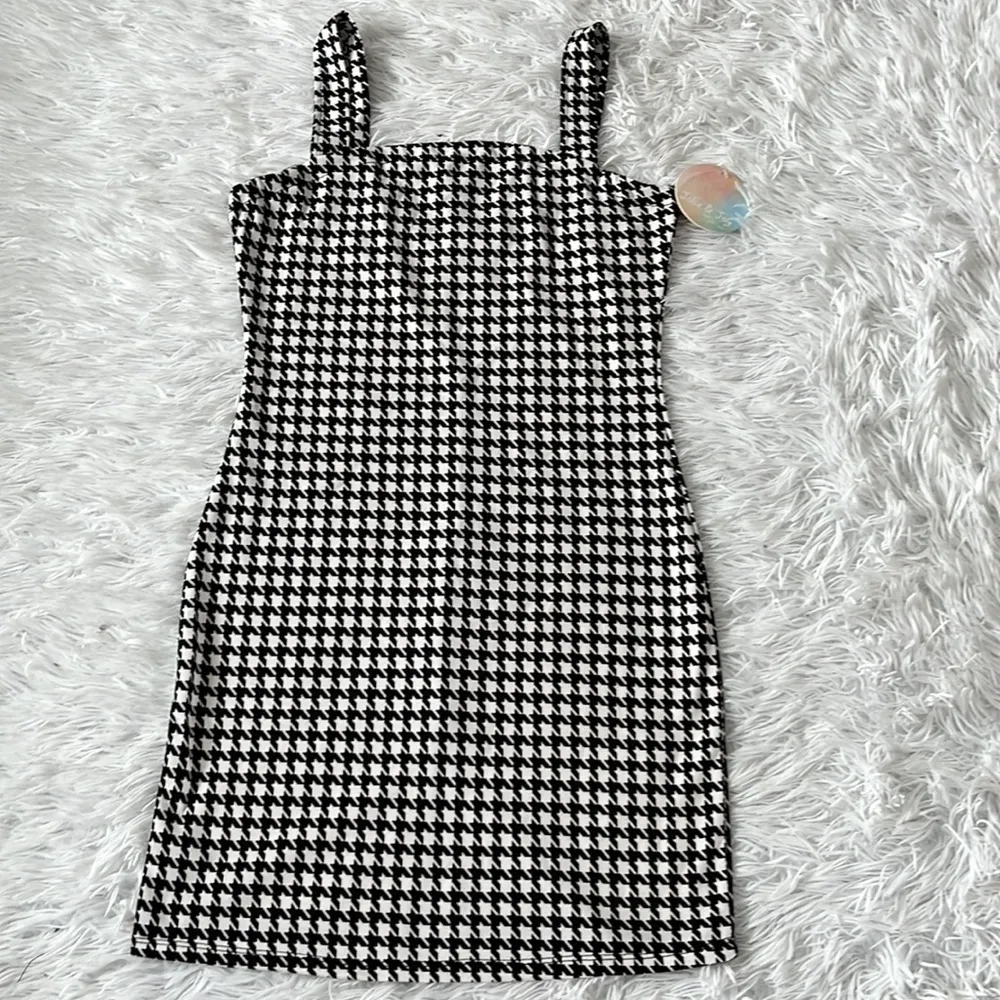 Joy & Jolie by Full circle black/white houndstooth sleeveless mini Dress Medium Black - Image 3