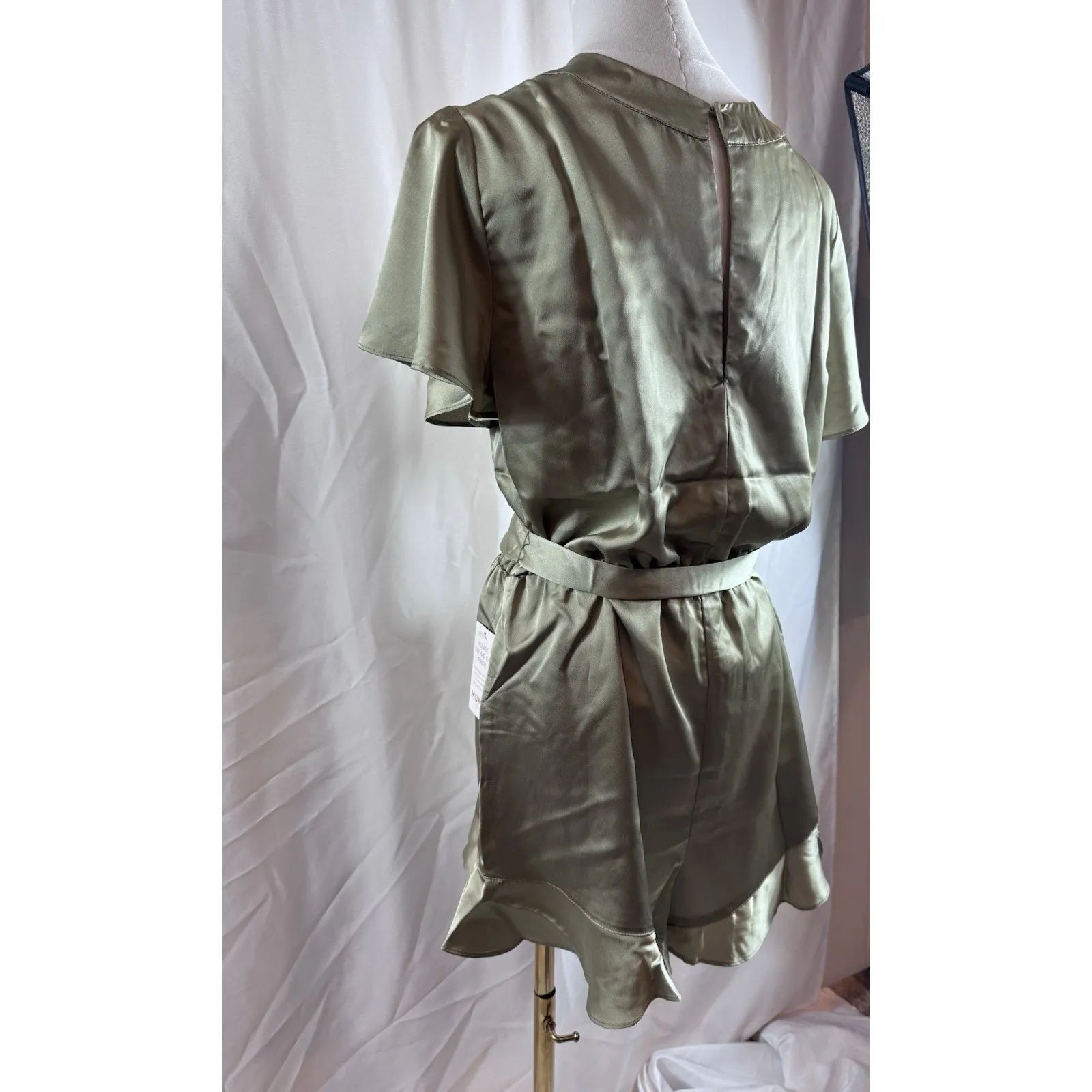 Show Me Your Mumu Say I Do Romper Moss Green Luxe Tie Waist Satin Medium NEW‎ - Image 7