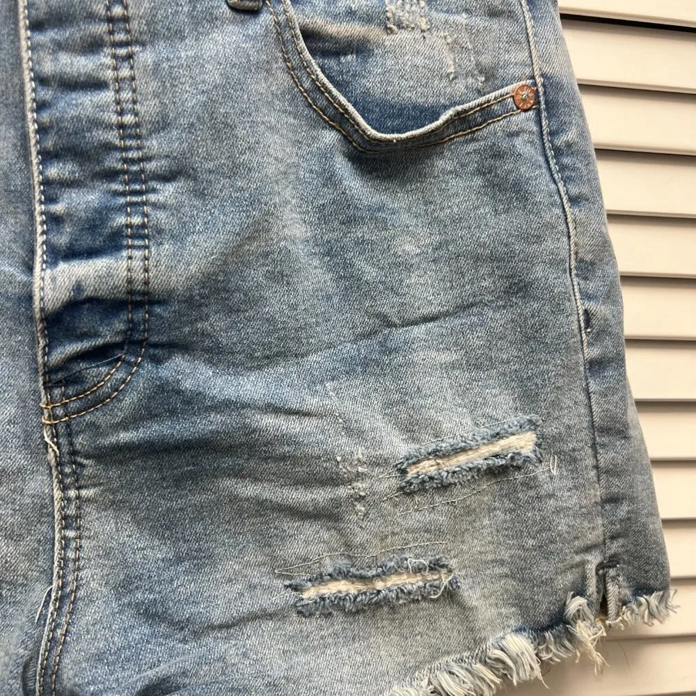 WE THE FREE CRVY Denim Shorts with Raw Hem Size 29 - Image 4