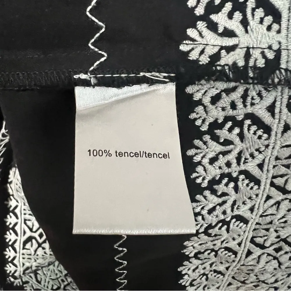 Pam & Gela Embroidered Tunic in Black, New with out Tags - Image 6